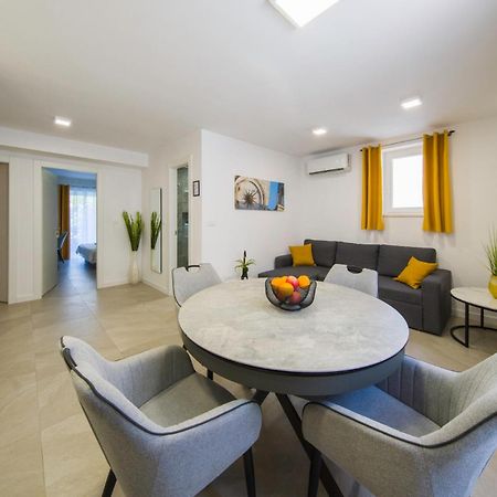 A-More Apartment Split Bagian luar foto